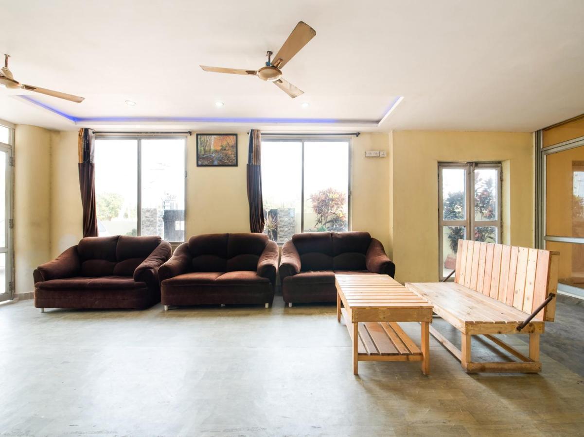 Oyo 69511 Hotel Sea E Pearl Visakhapatnam Eksteriør bilde