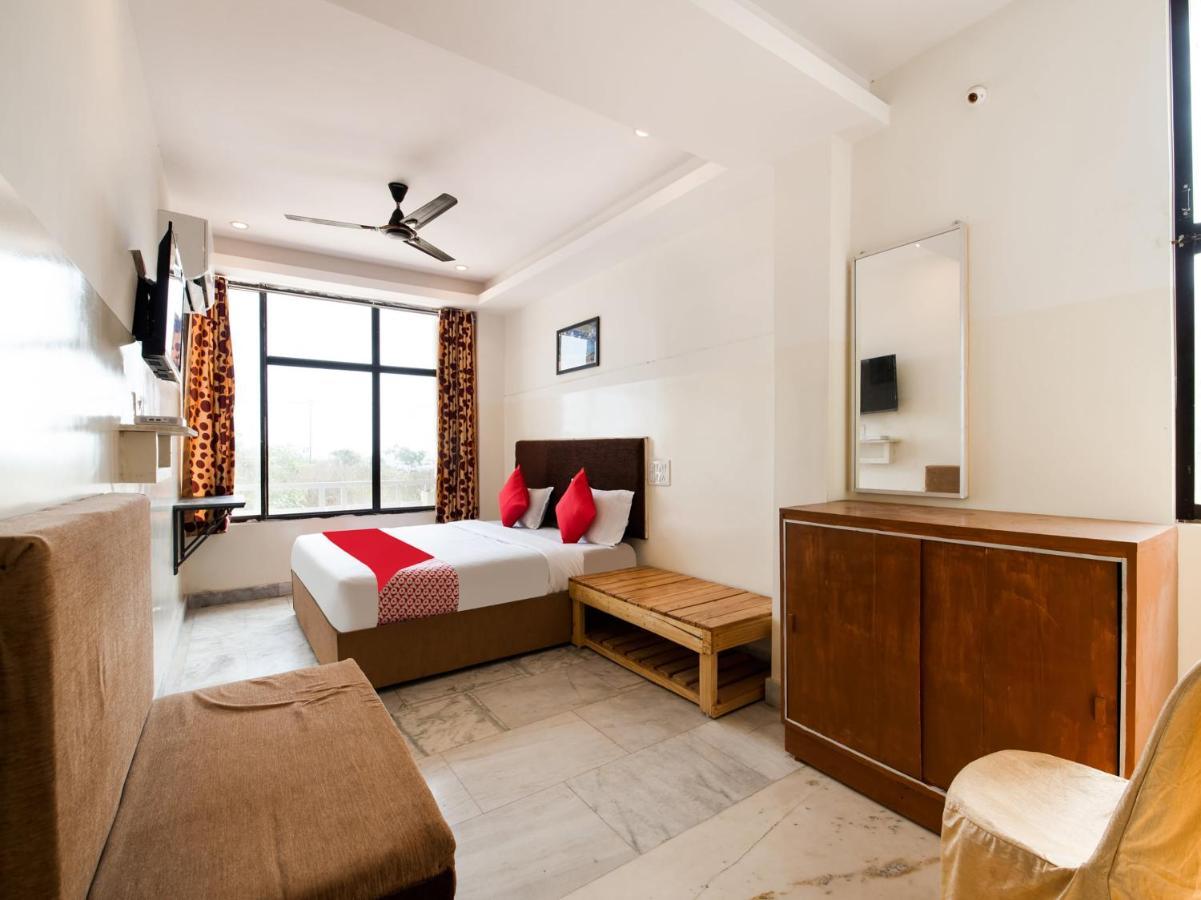 Oyo 69511 Hotel Sea E Pearl Visakhapatnam Eksteriør bilde